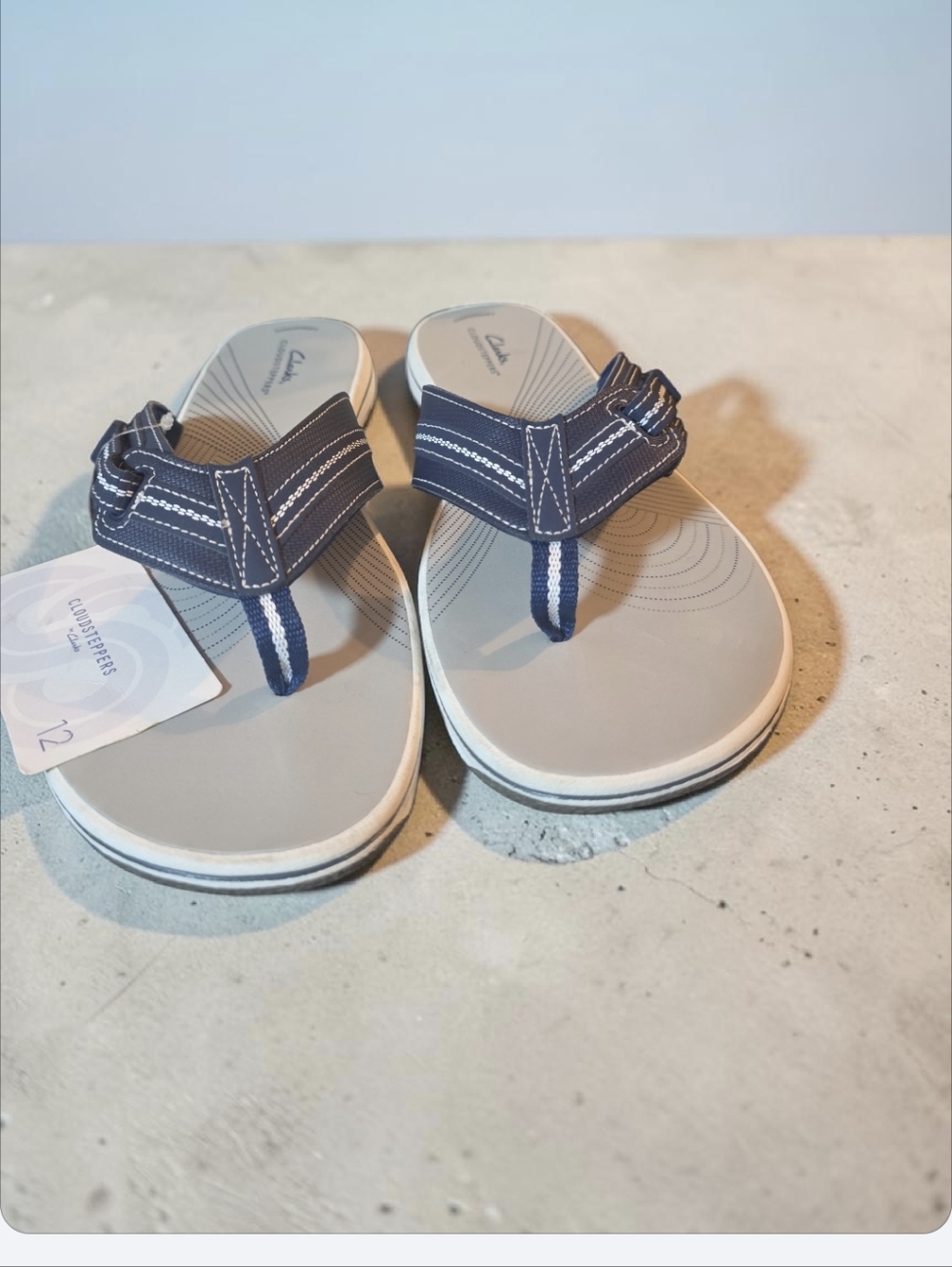 Nwt Clarks Cloud Steppers Navy Striped Thong Sandals with Gray Footbed. Size 12 - Picture 3 of 5